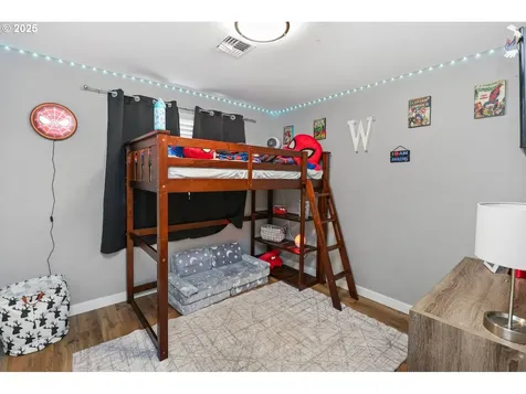 701 S 68th Place Springfield OR 97478