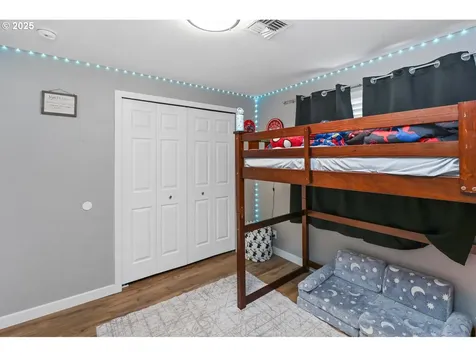 701 S 68th Place Springfield OR 97478