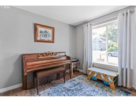 701 S 68th Place Springfield OR 97478
