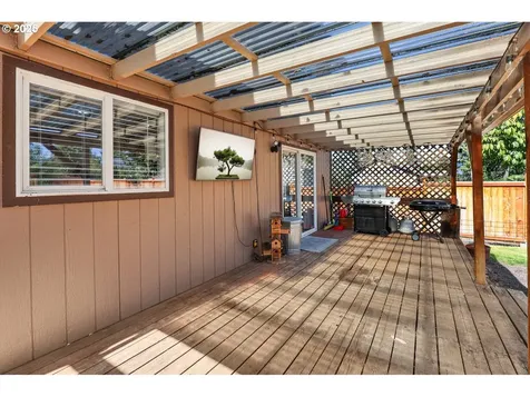701 S 68th Place Springfield OR 97478