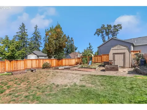 701 S 68th Place Springfield OR 97478