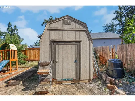 701 S 68th Place Springfield OR 97478