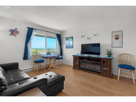 1022 N Prom Seaside OR 97138