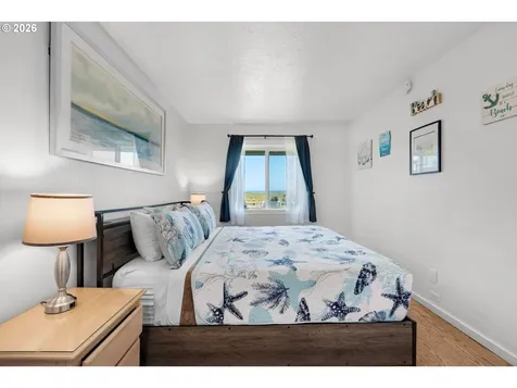 1022 N Prom Seaside OR 97138