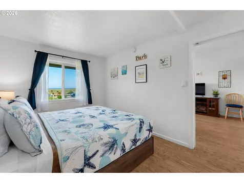 1022 N Prom Seaside OR 97138