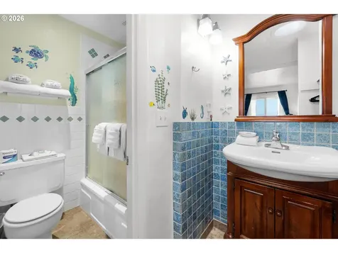 1022 N Prom Seaside OR 97138