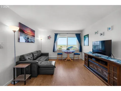 1022 N Prom Seaside OR 97138
