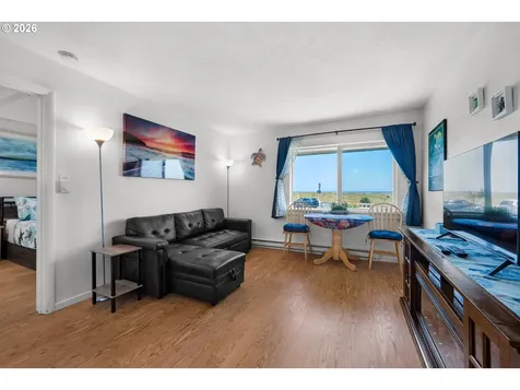 1022 N Prom Seaside OR 97138