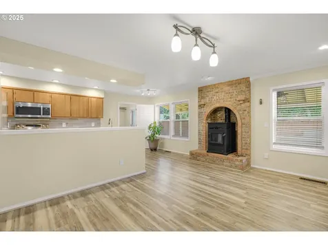 1255 NE 17th Avenue Hillsboro OR 97124