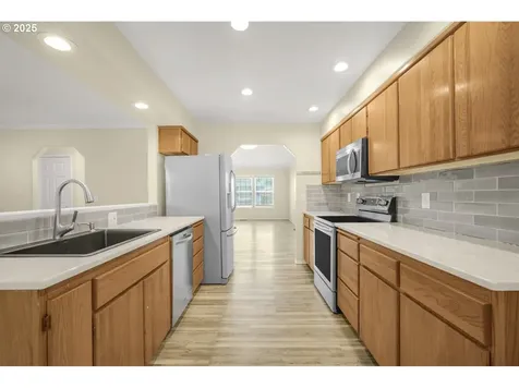 1255 NE 17th Avenue Hillsboro OR 97124