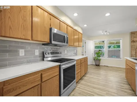 1255 NE 17th Avenue Hillsboro OR 97124