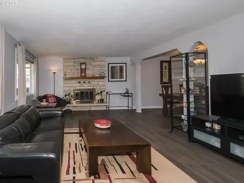 210 SE La Mesa Court Gresham OR 97080
