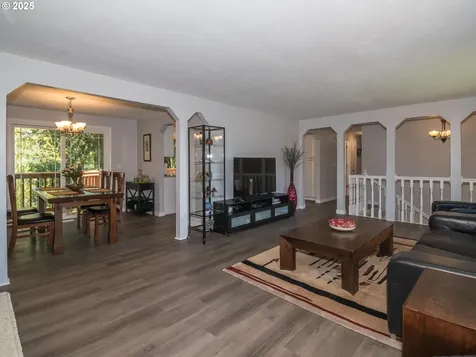 210 SE La Mesa Court Gresham OR 97080