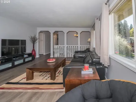 210 SE La Mesa Court Gresham OR 97080