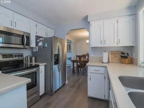 210 SE La Mesa Court Gresham OR 97080