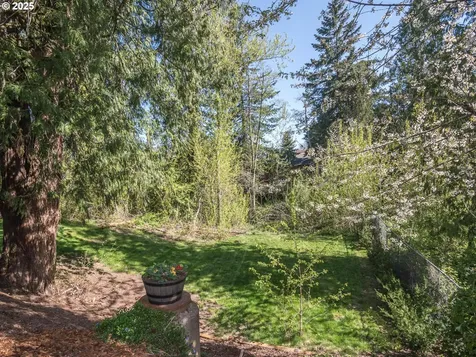 210 SE La Mesa Court Gresham OR 97080