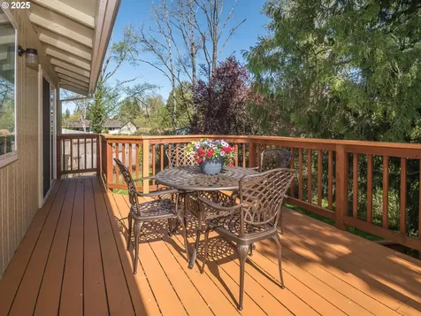 210 SE La Mesa Court Gresham OR 97080