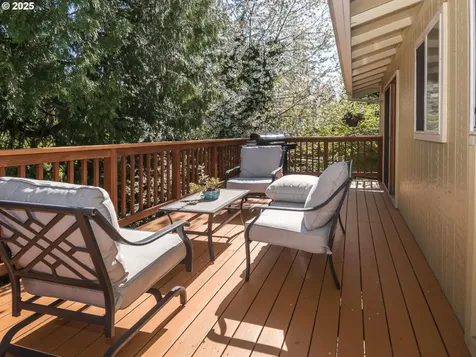 210 SE La Mesa Court Gresham OR 97080