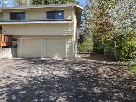 210 SE La Mesa Court Gresham OR 97080