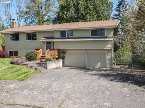 210 SE La Mesa Court Gresham OR 97080