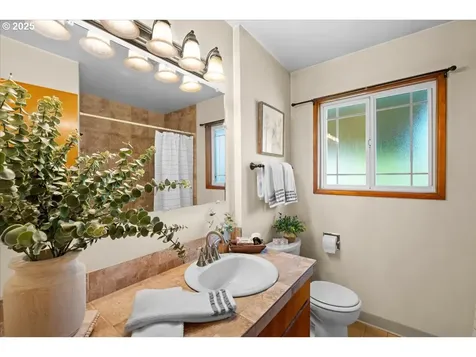 2627 15th Avenue Forest Grove OR 97116