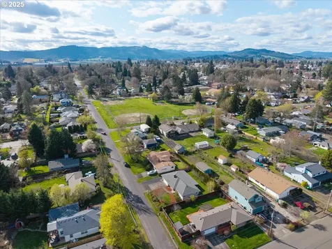 2627 15th Avenue Forest Grove OR 97116