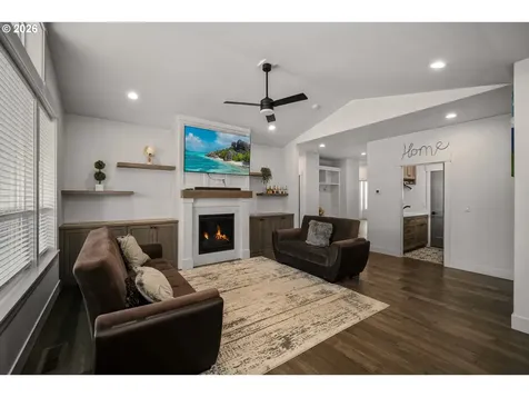 175 NW Beaver Court Dallas OR 97338