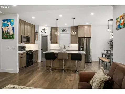175 NW Beaver Court Dallas OR 97338