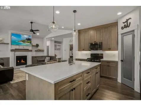 175 NW Beaver Court Dallas OR 97338