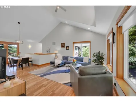 151 Spencers Crest Drive Eugene OR 97405
