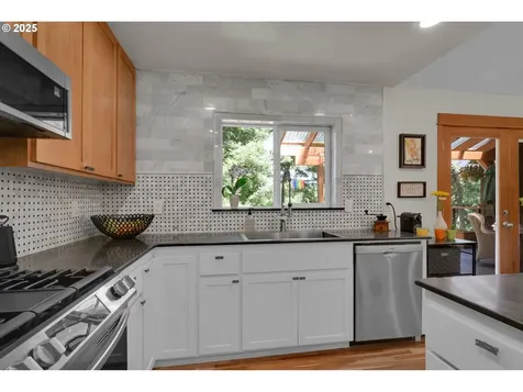 151 Spencers Crest Drive Eugene OR 97405