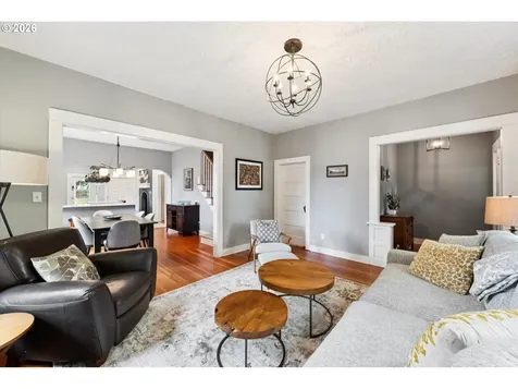 5227 SE 43rd Avenue Portland OR 97206