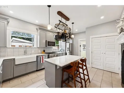 5227 SE 43rd Avenue Portland OR 97206
