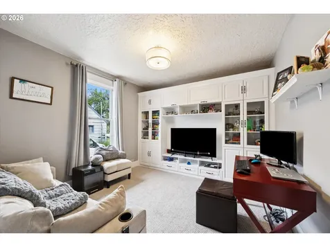 5227 SE 43rd Avenue Portland OR 97206