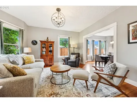5227 SE 43rd Avenue Portland OR 97206