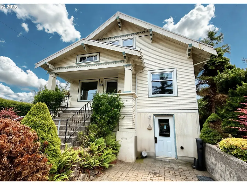 563 Niagara Avenue Astoria OR 97103