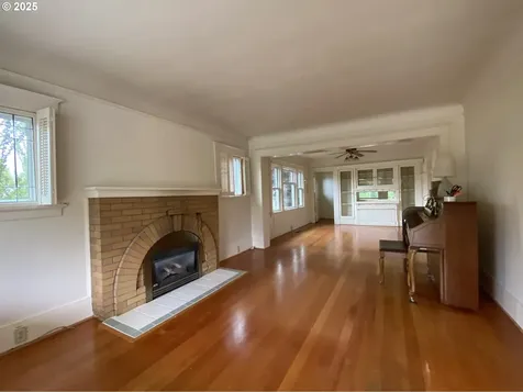563 Niagara Avenue Astoria OR 97103
