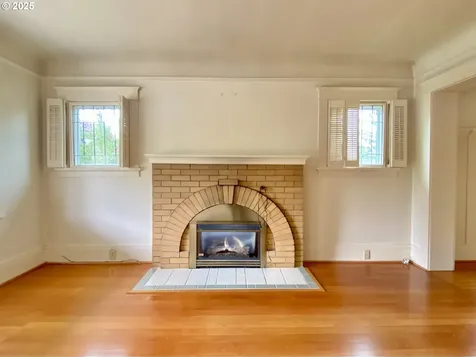 563 Niagara Avenue Astoria OR 97103