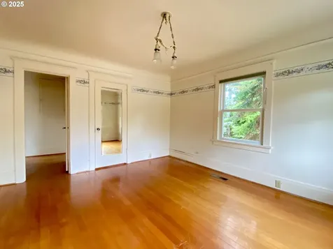 563 Niagara Avenue Astoria OR 97103