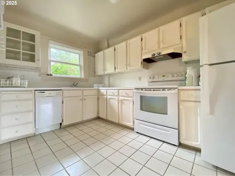 563 Niagara Avenue Astoria OR 97103