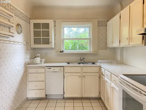 563 Niagara Avenue Astoria OR 97103