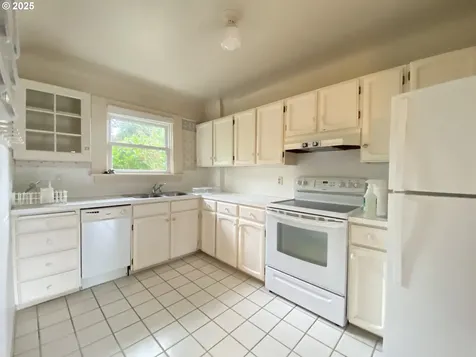 563 Niagara Avenue Astoria OR 97103