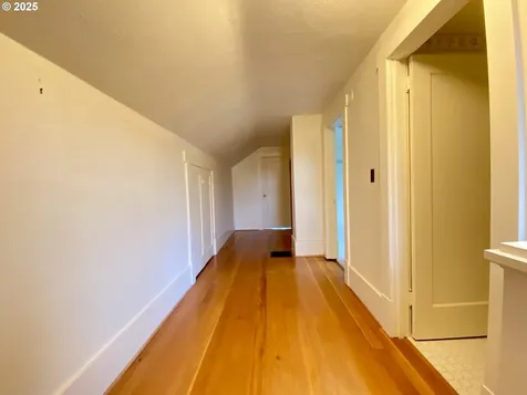 563 Niagara Avenue Astoria OR 97103
