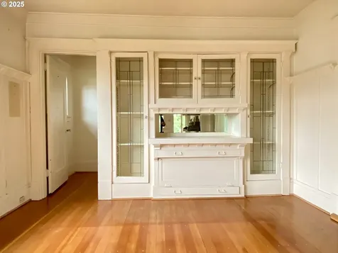 563 Niagara Avenue Astoria OR 97103