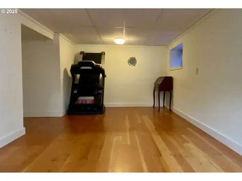 563 Niagara Avenue Astoria OR 97103