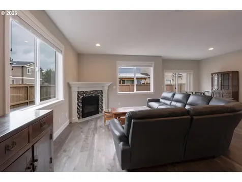 3822 SE Willamette Avenue Hillsboro OR 97123