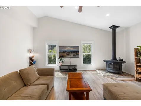 1527 N Louisiana Avenue Vernonia OR 97064