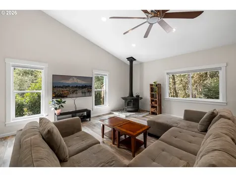 1527 N Louisiana Avenue Vernonia OR 97064