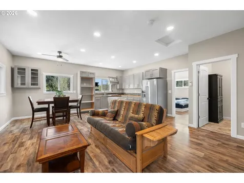 1527 N Louisiana Avenue Vernonia OR 97064