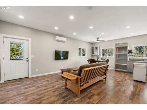 1527 N Louisiana Avenue Vernonia OR 97064